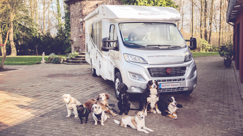 Alquiler camper gran volumen Benivan 120 UP 4 plazas con literas en Montblanc Tarragona